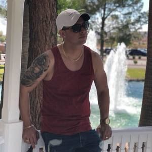 Meet your Posher, Carlos